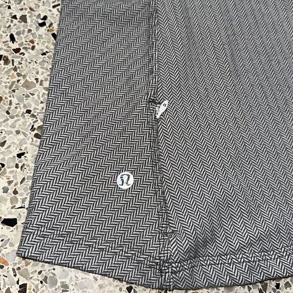 Lululemon grey gray herringbone long sleeve thumb hole pullover shirt top 4 - Picture 2 of 6